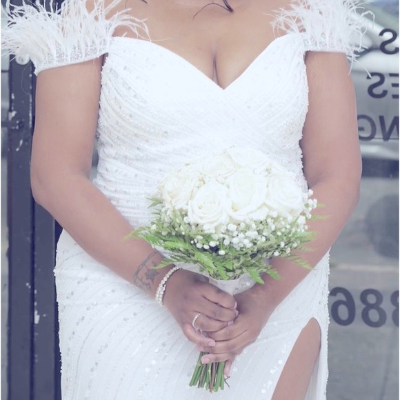 Beautiful wedding or event dress - Picture 1 of 5